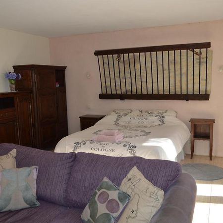 Le Studio Apartment Azille Екстериор снимка